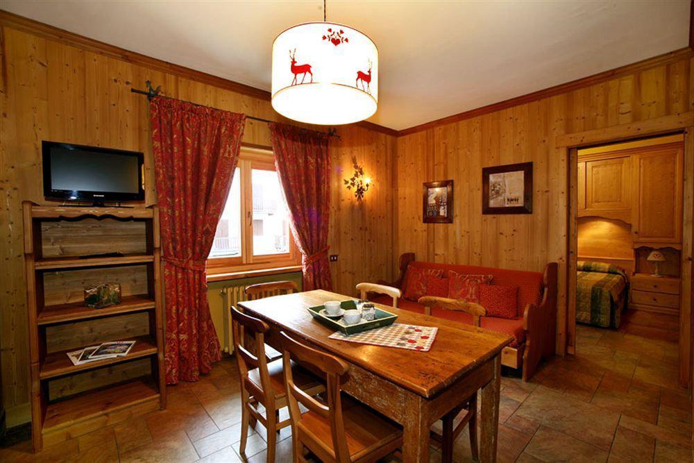 B&B Residence Checrouit Courmayeur Extérieur photo