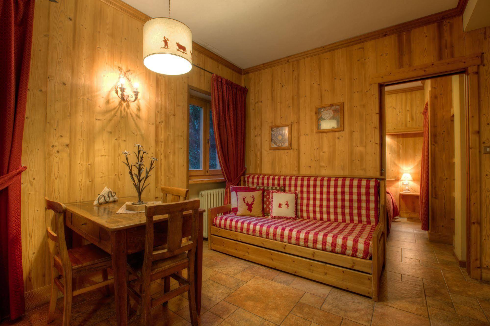 B&B Residence Checrouit Courmayeur Extérieur photo