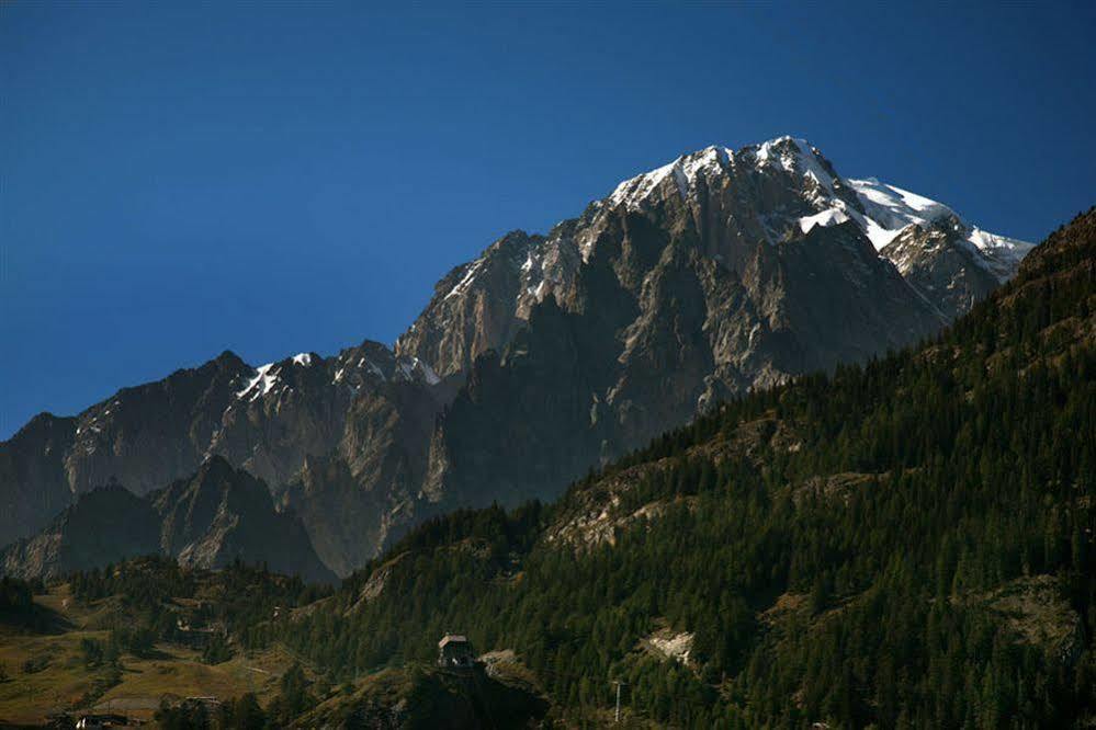 B&B Residence Checrouit Courmayeur Extérieur photo