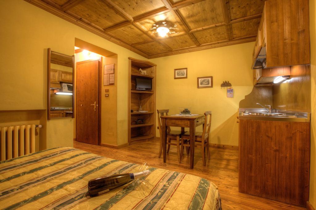 B&B Residence Checrouit Courmayeur Chambre photo