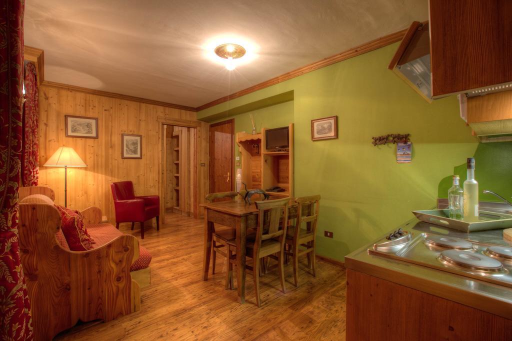 B&B Residence Checrouit Courmayeur Chambre photo